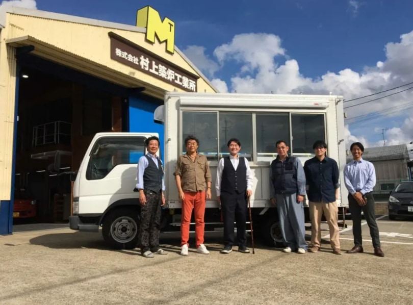 愛知県名古屋市の株式会社T.BRAINS様の「カレーうどん」キッチンカー
