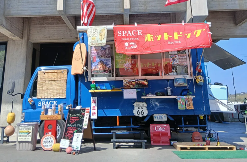 SPACE FOODTRUCK SPACE