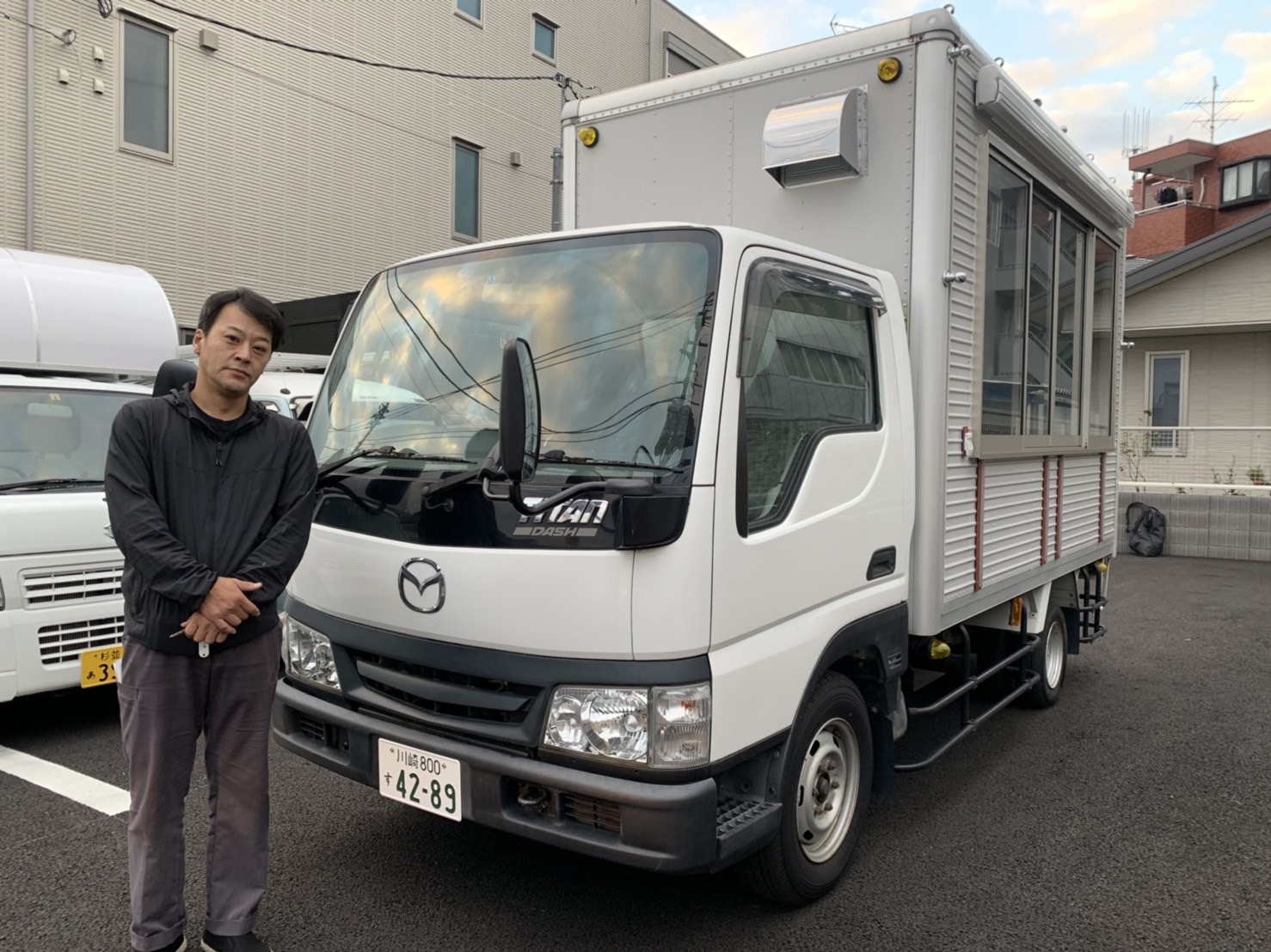 神奈川県川崎市の株式会社ビアンジェ様のキッチンカー（移動販売車）を