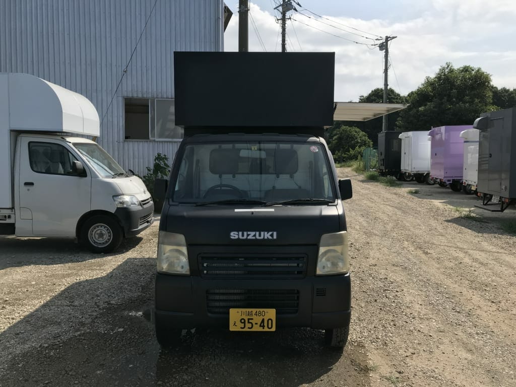 店頭在庫 第二弾 Suzuki キャリイ 即納できるマットブラックのキッチンカー 移動販売車 キッチンカー の製作 フードトラックカンパニー 公式