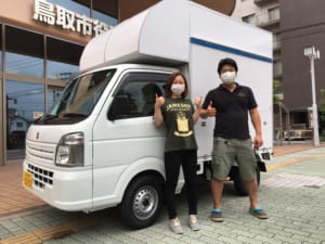 鳥取県岩美郡の伊藤様の「カレー」キッチンカーを製作しました。