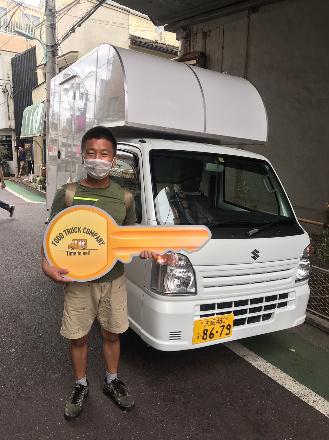 大阪府高槻市の柳田様の ガパオライス キッチンカーを製作しました 移動販売車 キッチンカー の製作 フードトラックカンパニー 公式