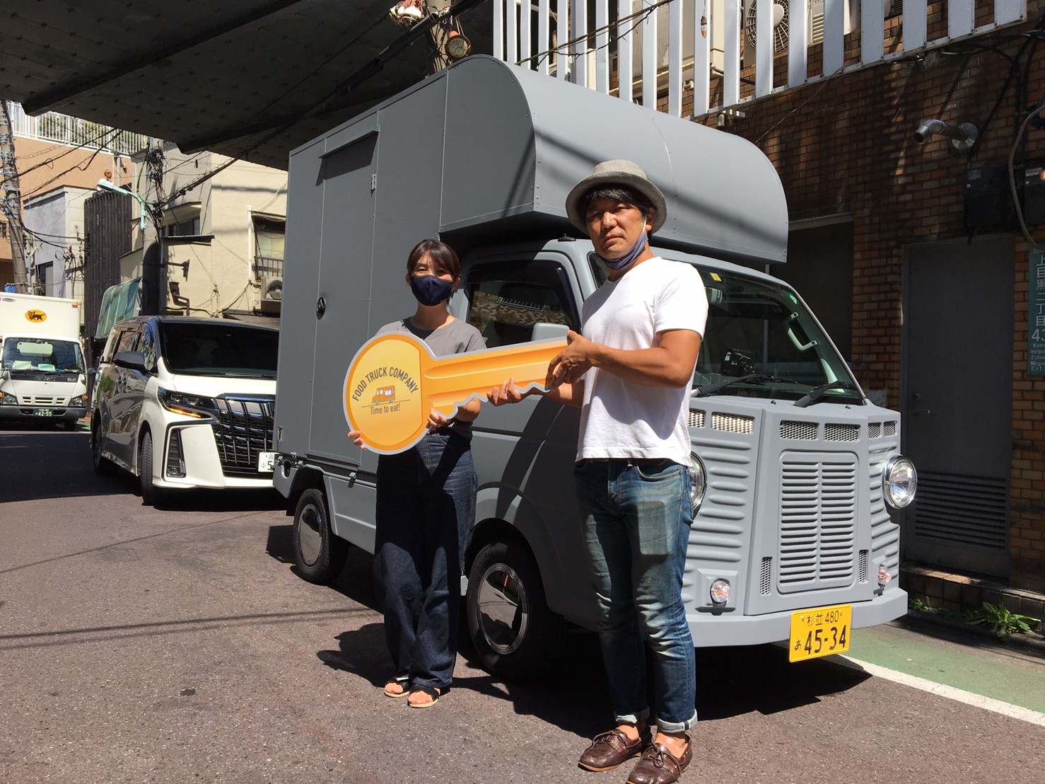 東京都杉並区の株式会社daen様の 串揚げ キッチンカーを製作しました 移動販売車 キッチンカー の製作 フードトラックカンパニー 公式