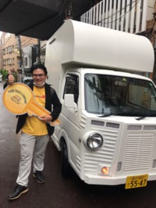 東京都渋谷区の宏勝商事株式会社様の「タピオカミルクティー」キッチンカーを製作しました。