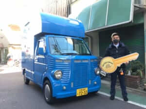 千葉県千葉市の岡田様の「パインジュース」キッチンカーを製作しました。