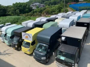 フードトラックカンパニーの千葉工場のキッチンカーの様子