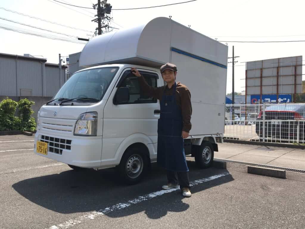 愛知県日進市の中野隆史様の たこ焼き のキッチンカーを製作させていただきました 移動販売車 キッチンカー の製作 フードトラックカンパニー 公式