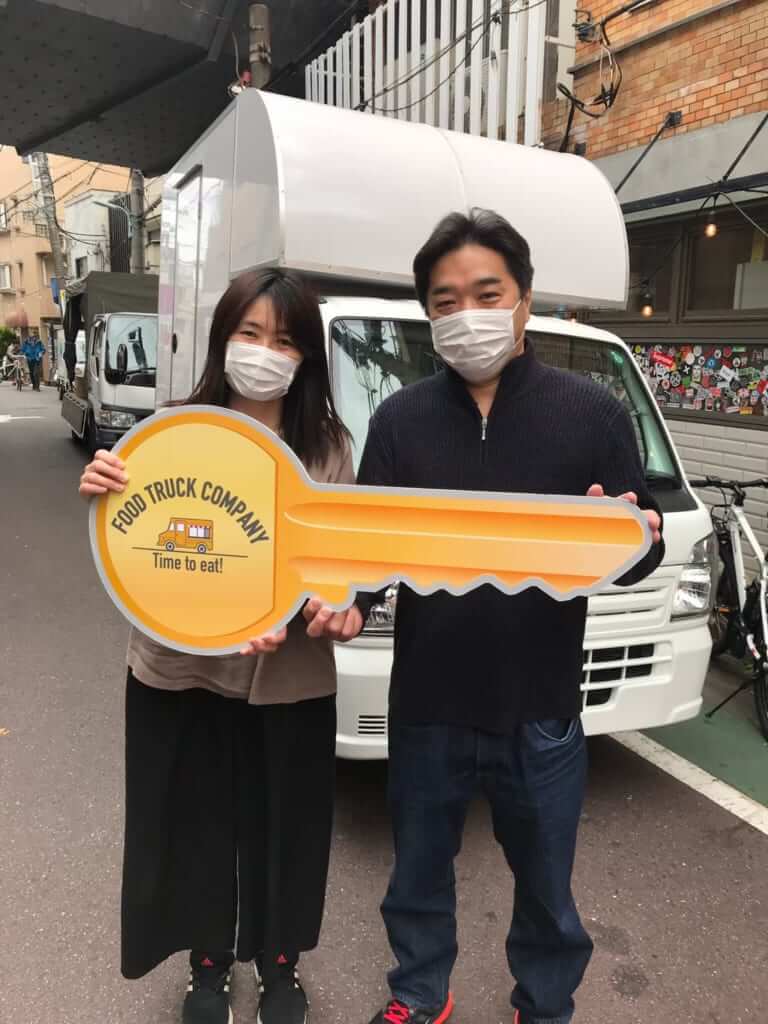 東京都町田市の石川さゆり様の パエリア のキッチンカーを製作させていただきました 移動販売車 キッチンカー の製作 フードトラックカンパニー 公式