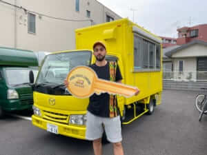 東京都杉並区アダムハーディング様の「ジャークチキン」のキッチンカーを製作させていただきました