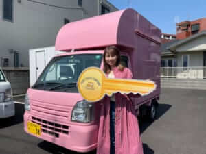 ボンビーガール出演！東京都の開業ガールさやかさんの「クレープ」のキッチンカーを製作させていただきました