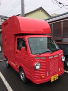 兵庫県西宮市の株式会社関西新生活互助会様の「カレー」のキッチンカーを制作させていただきました