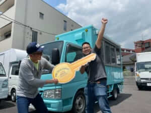 神奈川県平塚市飯田良様の「焼きうどん」のキッチンカー製作させていただきました。