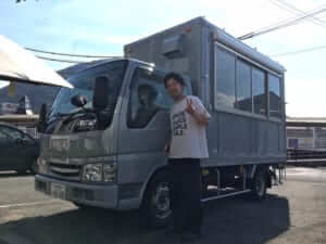 広島市安佐北区の「佐藤真様」のおでんとカレーのキッチンカーを製作させていただきました。