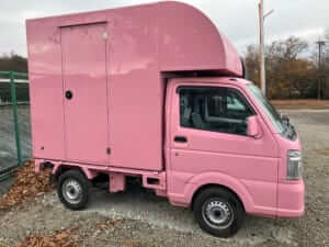 ピンクの可愛いキッチンカー！「キッチンボックス350」（100Lタンク）