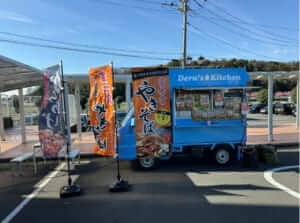 神奈川県相模原市の「Deru's Kitchen」様のキッチンカーを製作させていただきました。