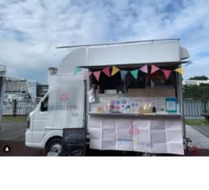 三重県伊勢志摩地方の「nanairo.」様のキッチンカーを製作させていただきました。