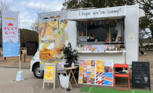 大阪府大阪市「craft cafe」様のキッチンカーを製作させていただきました