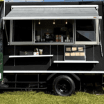 鹿児島県曽於市「たか森カフェキッチンカー」様のキッチンカーを製作させていただきました