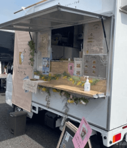 埼玉県上尾市「つつみ」様のキッチンカーを製作させていただきました。