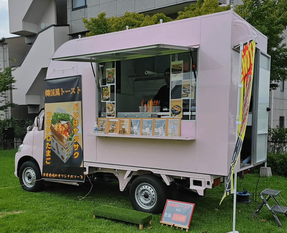 山梨県都留市「たまてばこ」様のキッチンカーを製作させて
