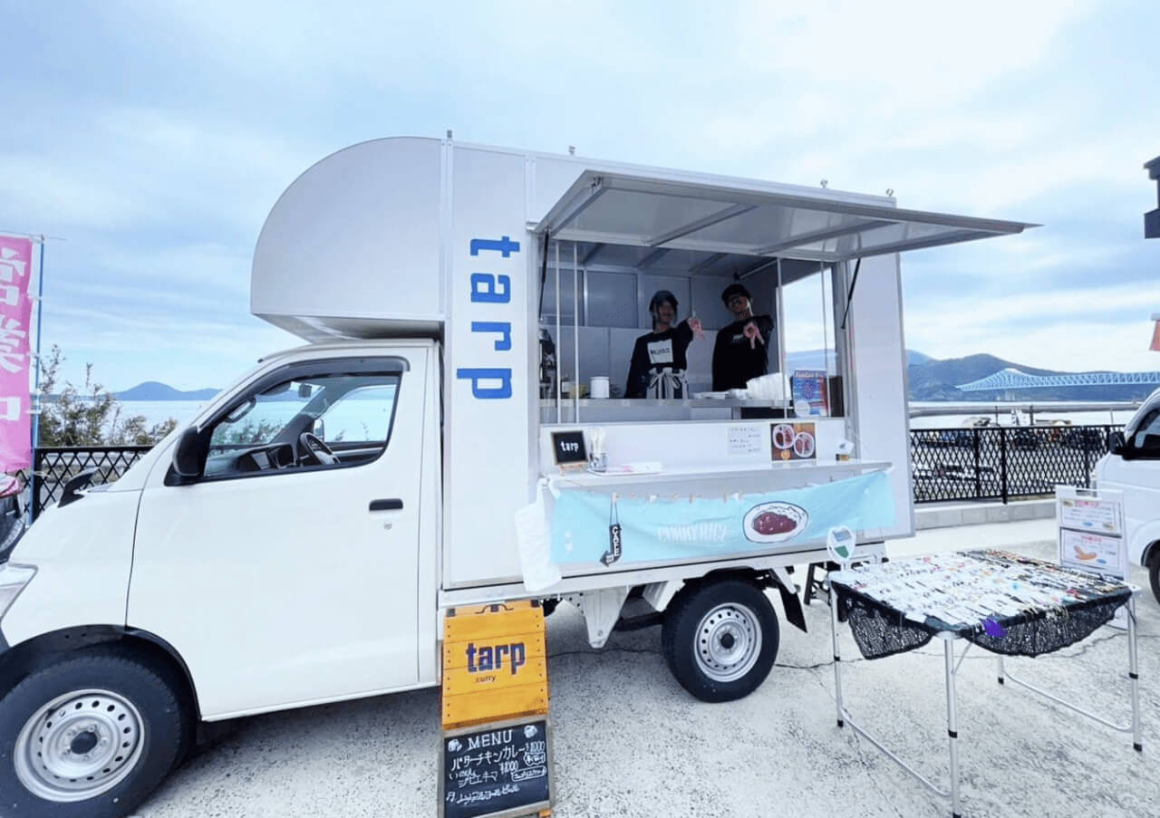 長崎県佐世保市「tarp」様のキッチンカーを製作させていただきました