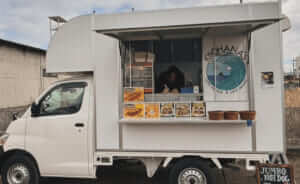 神奈川県茅ヶ崎市「K-OHANA’S」様のキッチンカーを製作させていただきました。