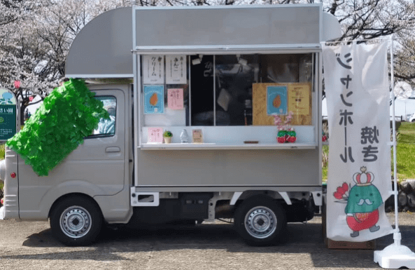富山県下新川郡「marble kitchen」様のキッチンカーを製作させて