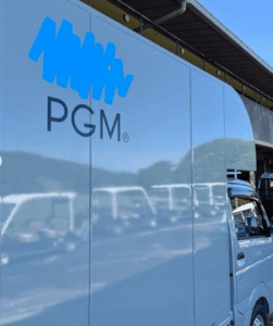 福岡県飯塚市「PGMキッチンカー」様のキッチンカーを製作させていただきました