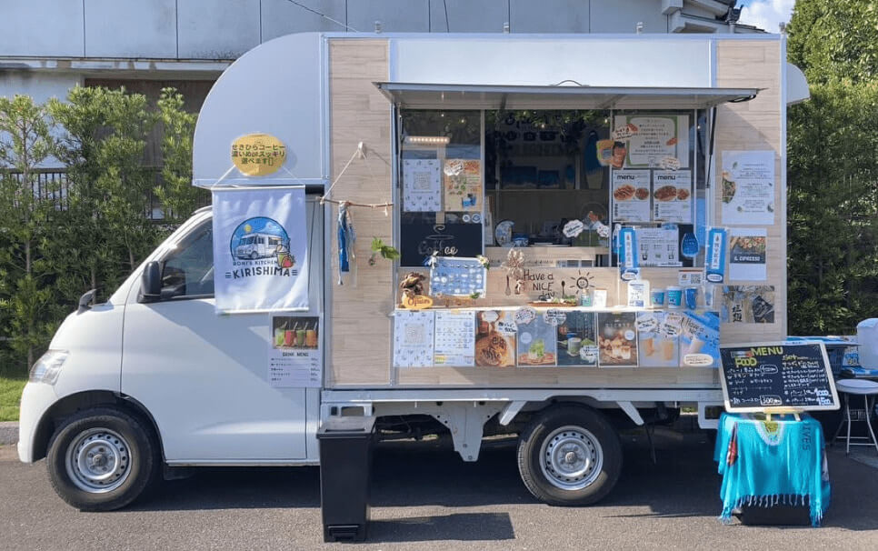 鹿児島県霧島市「Roni's kitchen kirishima」様のキッチンカーを製作