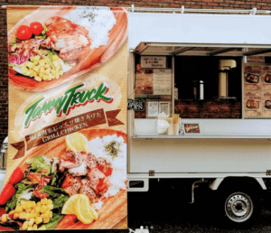 東京都江戸川区「TommyTruck」様のキッチンカーを製作させていただきました。