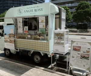 神奈川県川崎市「ANGIE ROSY byVertu375」様のキッチンカーを製作させていただきました