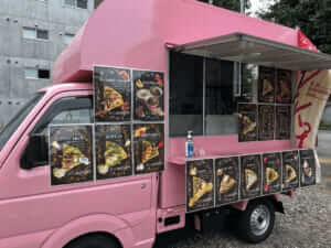 北海道札幌市「とらさんクレープ」様のキッチンカーを製作させていただきました