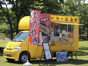 石川県の「いかのおみせ」様のキッチンカーを製作させていただきました。