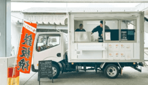 福井県坂井市「ふくらく〜福味楽園〜」様のキッチンカーを製作させていただきました。