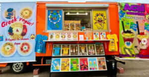 沖縄県南城市「World meal」様のキッチンカーを製作させていただきました。