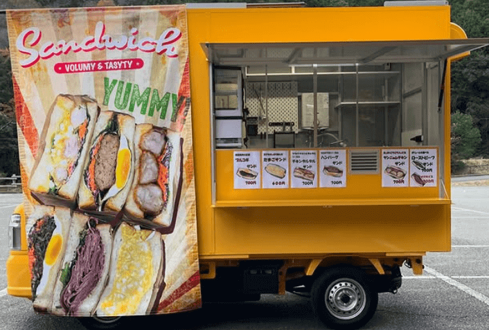 大阪府岸和田市「572cafe」様のキッチンカーを製作させていただきまし