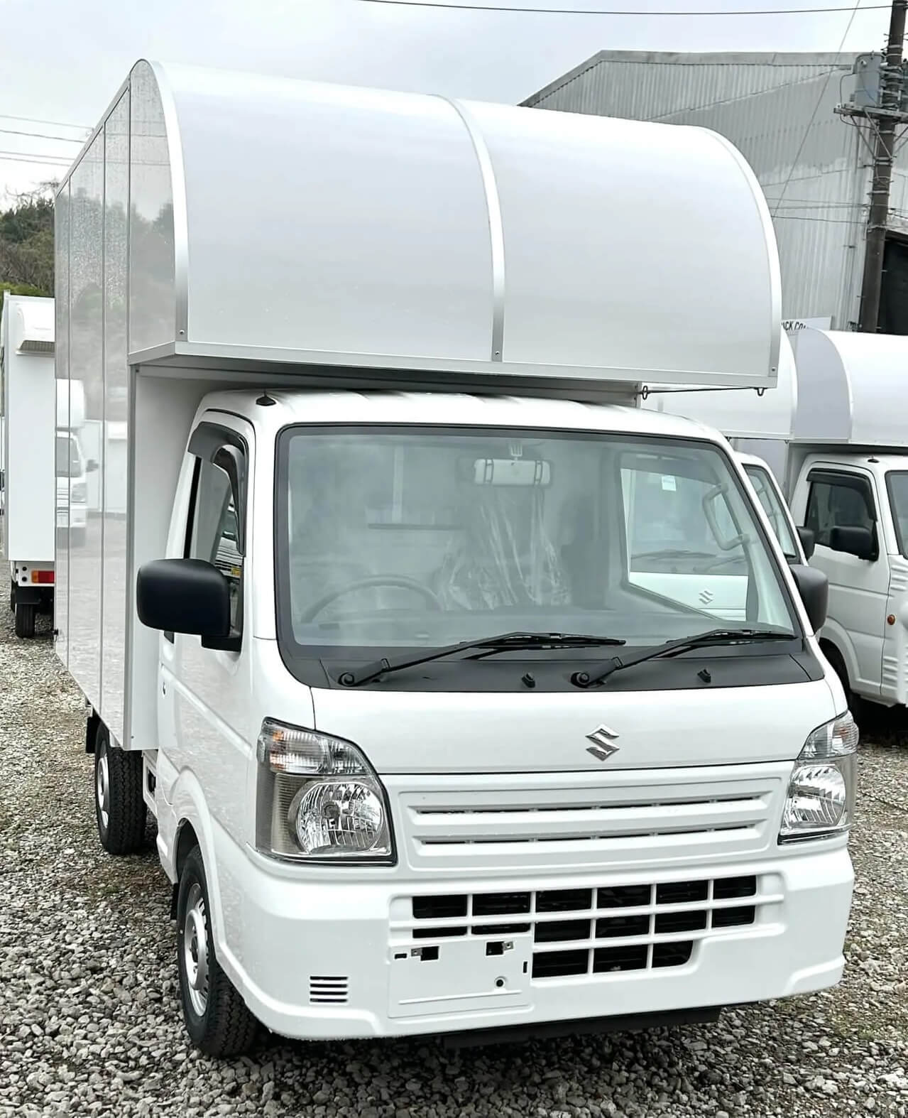 キッチンボックス550：軽の枠を超えたボックスワイドロング型キッチンカー