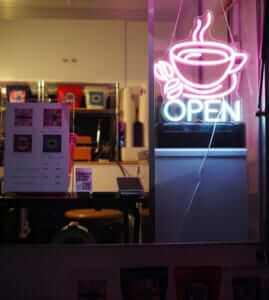 東京都新宿区「Hadmnz Coffee Booth」様のキッチンカーを製作させていただきました