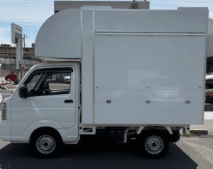 兵庫県川辺郡「クーペキッチン」様のキッチンカーを製作させていただきました