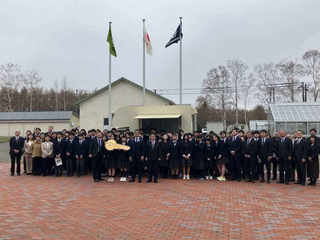 北海道中標津農業高等学校様のキッチンカー納車式の様子