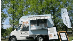 大阪府の「Kitchen Minorigoro」様のキッチンカーを製作させていただきました。